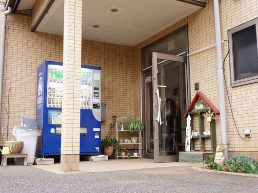 外からの入り口