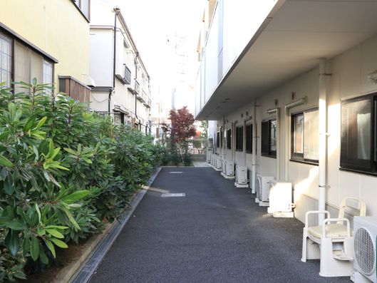 グループホーム敷地内の外観