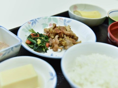 「愛の家グループホーム 葛飾青戸」お食事。入居者様の健康を第一にした、お食事をご提供させていただきます。