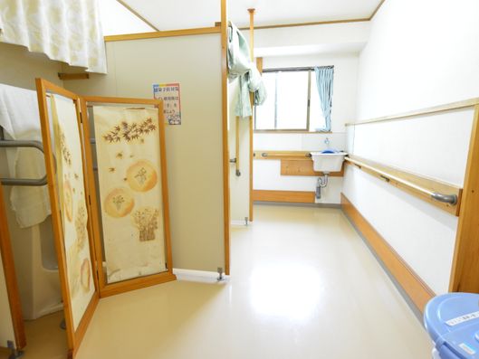 手摺り完備の共有スペース