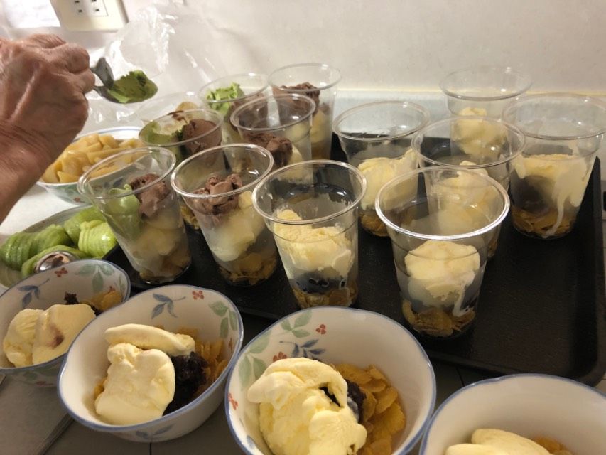 手作りデザートの準備