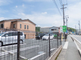町並みと道路が見える風景