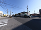 街角の交差点とその周辺の風景