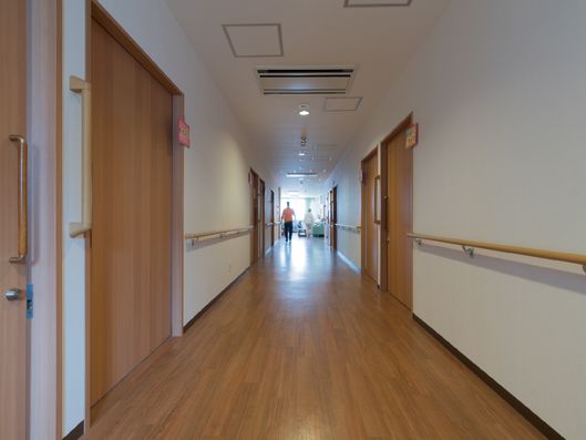廊下と食堂
