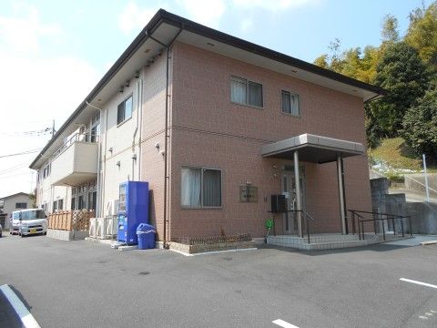 「愛の家グループホーム 高津野川」外観はひっそりと落ち着きのある佇まい