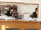 明るく広々とした共用ダイニングエリア