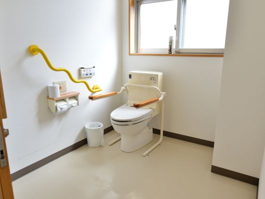 共同トイレ女性用