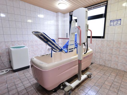 タイル張りの浴室