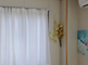 明るい日本式の居間の内観