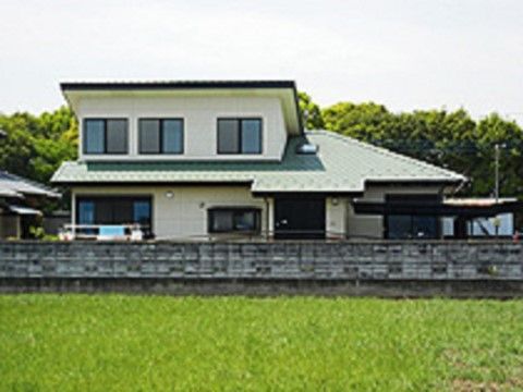 あんしんケア庄屋の里の外観。馴染みやすい、アットホームな施設外観です。ご自宅のようにお過ごしください。