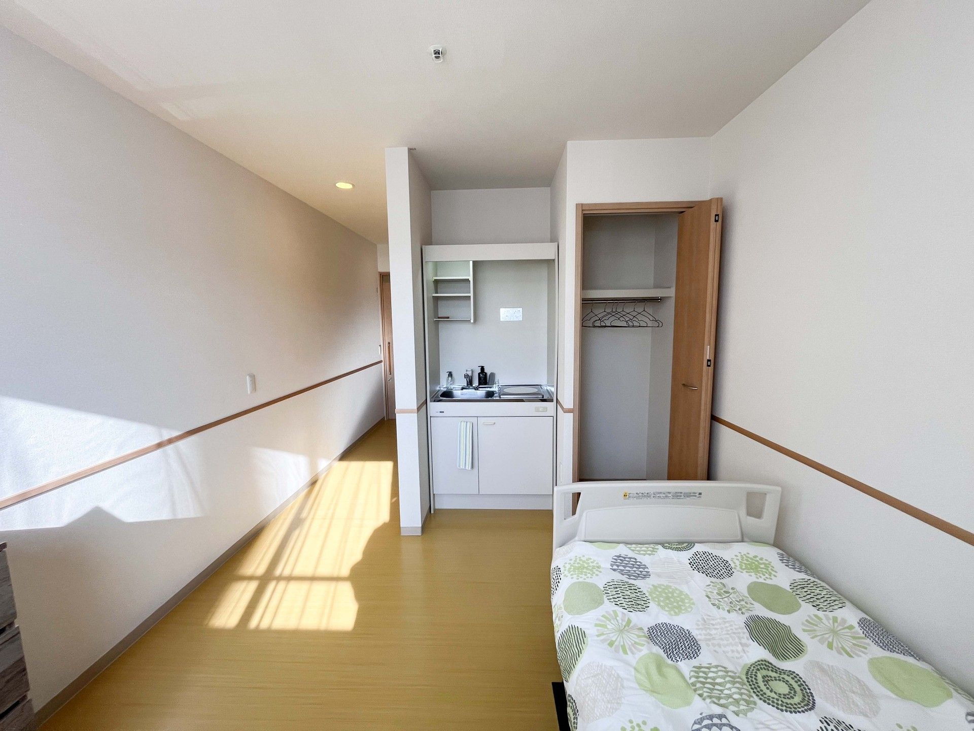 明るい個室の一角