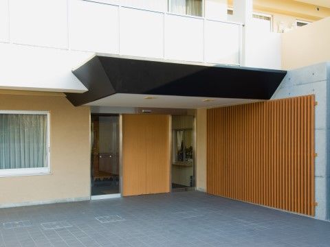 モダンなエントランス
