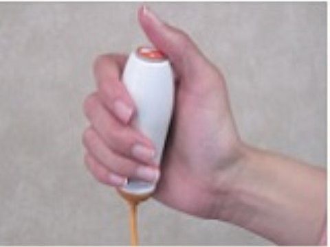 手に持つコールボタン