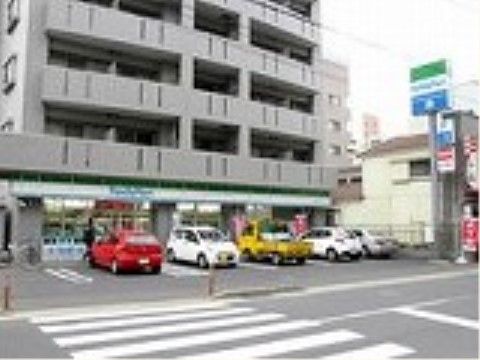 アクセス良好な建物正面
