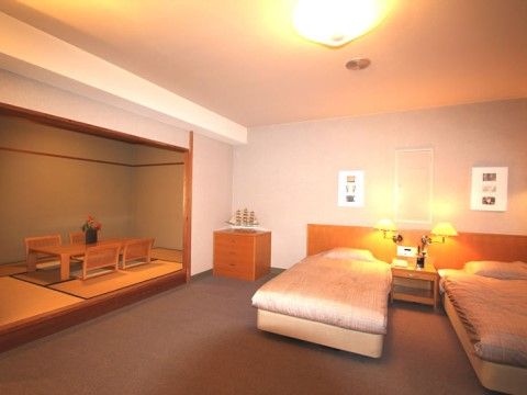 「あんじゅ三浦海岸」居室　洋室にベッドを二つ完備