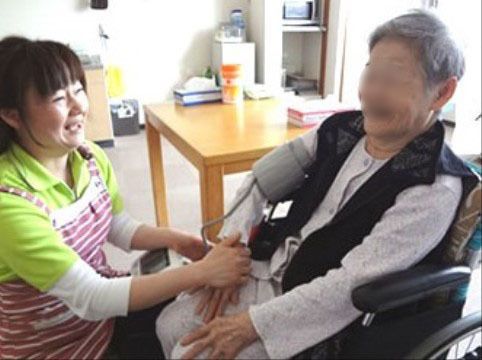 「あんじゅ三崎口」スタッフとお客様　お話相手として