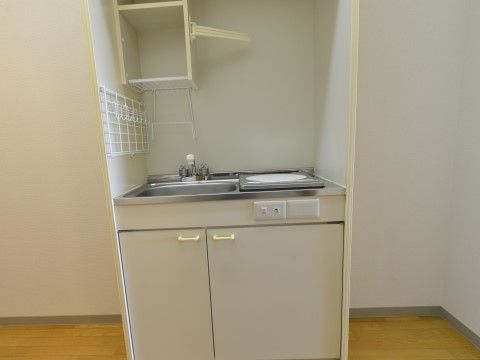 「特定施設 悠楓園」居室キッチン。簡単なお料理を楽しめます。
