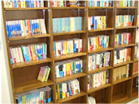 充実した書籍のライブラリー