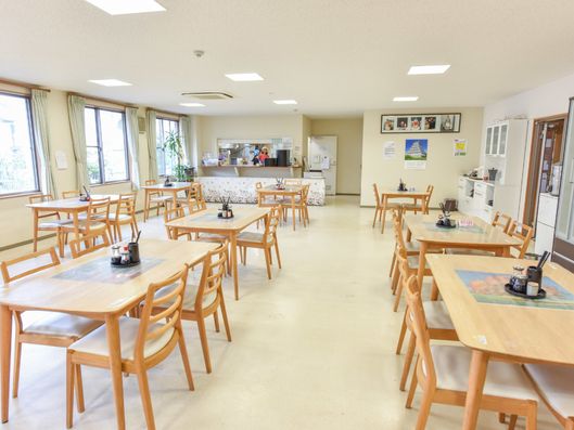 食堂のテーブル