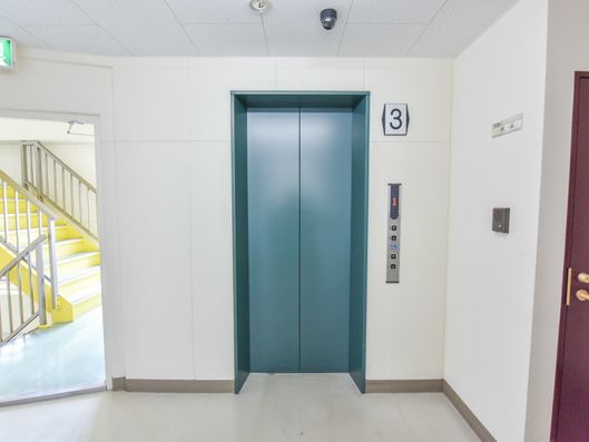 三階エレベーターホール1