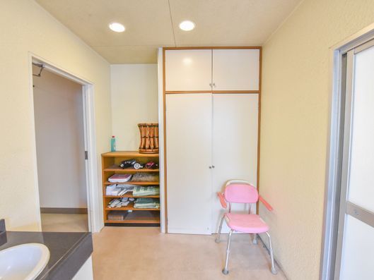 脱衣洗面所の入口