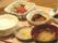 一汁三菜の、彩のいいお料理が並ぶボリューム満点のお食事