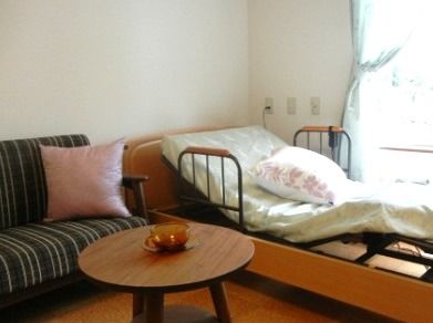 フォレストいこいの居室。バリアフリー設計の広々とした居室