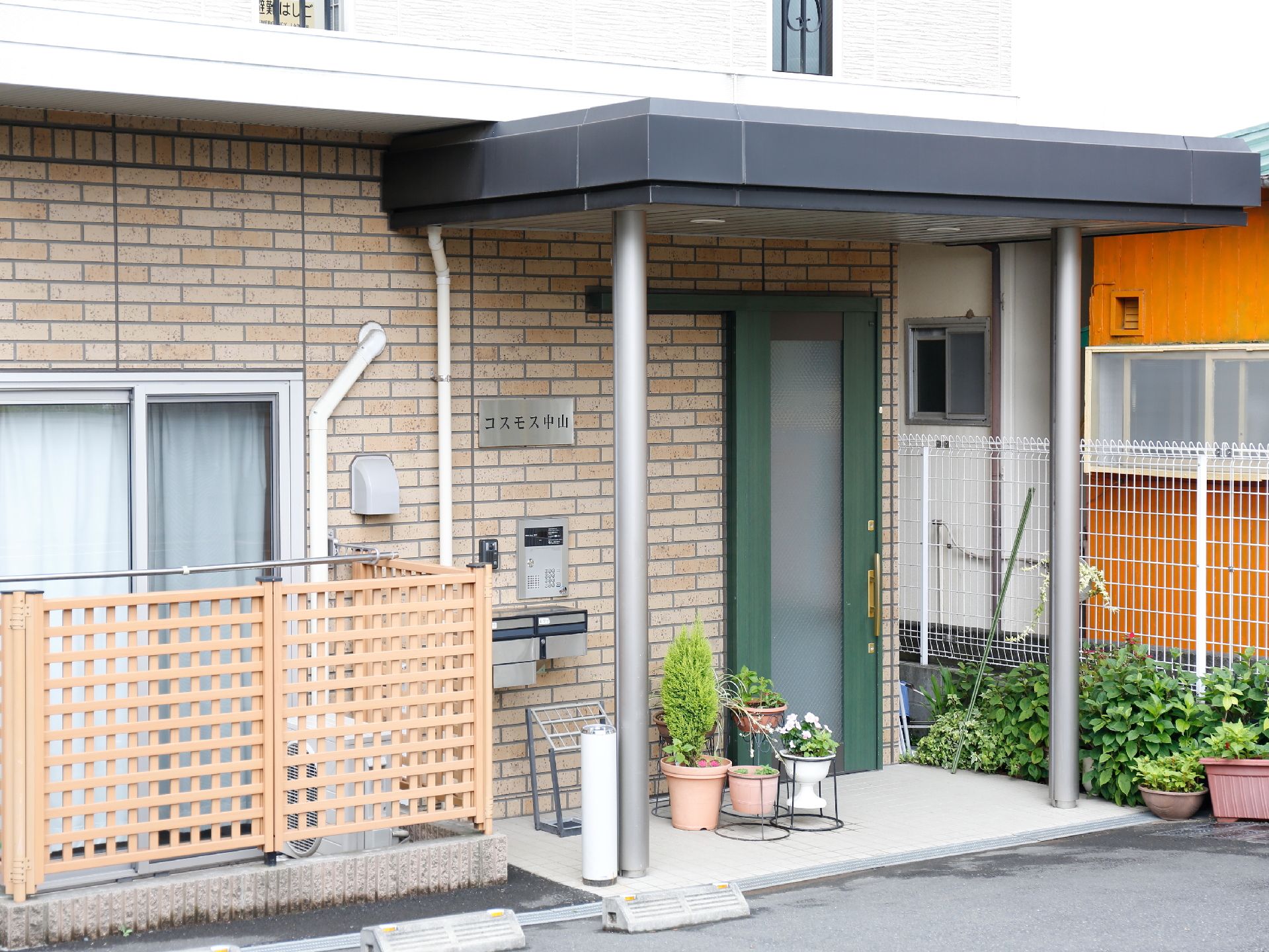 コスモス中山の日常。閑静な住宅街に立地しているので、毎日を静かに、ゆっくりとお過ごしいただけます。