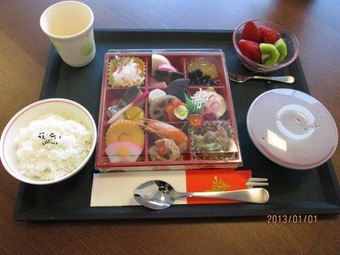 柴胡苑の行事食。１月に提供されるおせち料理