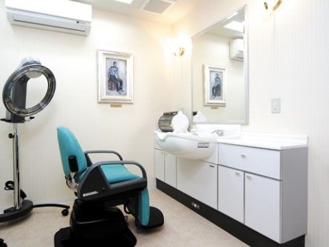 建物内に理美容室があり、全ての入居者様が利用することができる。散髪やヘアーメイクを行い、おしゃれを楽しむことができる。