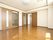 お部屋には２つの扉が付いており、それぞれほかの部屋と繋がっている。クローゼットが1つあり収納場所もある。