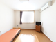 明るく広々とした一人部屋