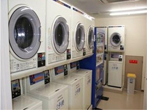 「ラ・ソーラ街の杜もりぐち」のランドリースペース。自立を勧めており、出来る人には進んで行える取り組みを取っている。