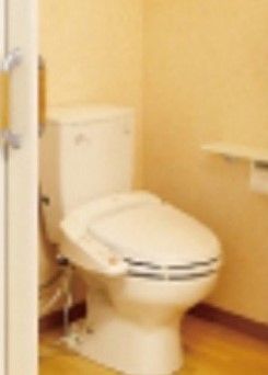 スマイルやまのべのトイレ。家庭のトイレと変わらないトイレ