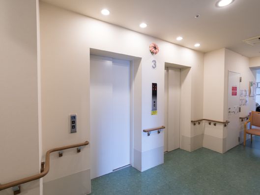 エレベーターホール２