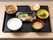施設では色々な体調の方の為に、糖尿病食、腎臓食の提供、人によって食事を変えている。体に負担の掛からない配慮している