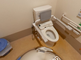 バリアフリー設計のトイレ施設