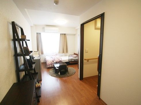 ソラスト鶴見緑地の居室。