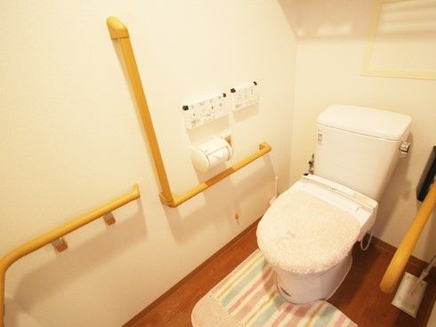 ソラスト鶴見緑地の居室内トイレ