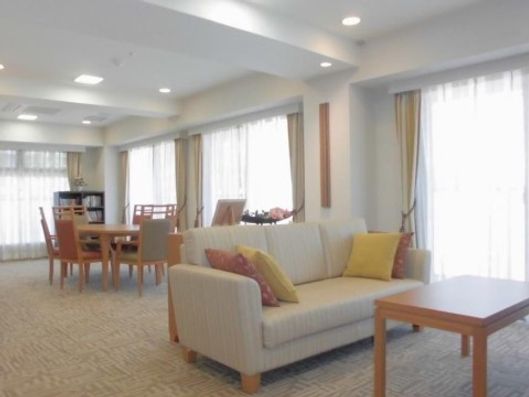 2F ティールーム