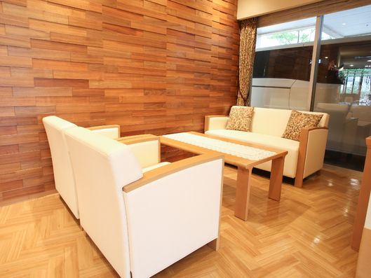 エントランスに置かれた応接セット