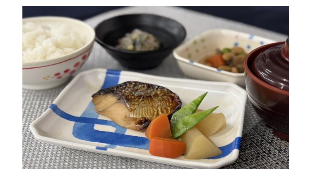 彩り豊かな食事の一例