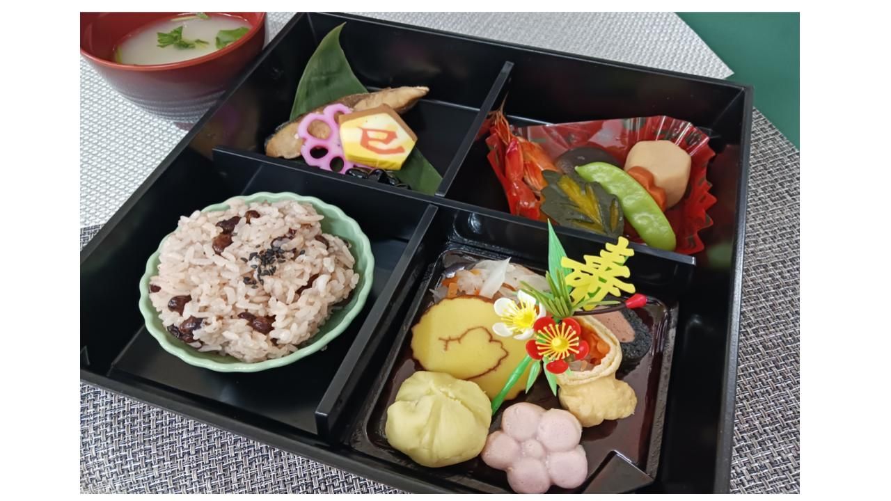 彩り豊かな食事の膳