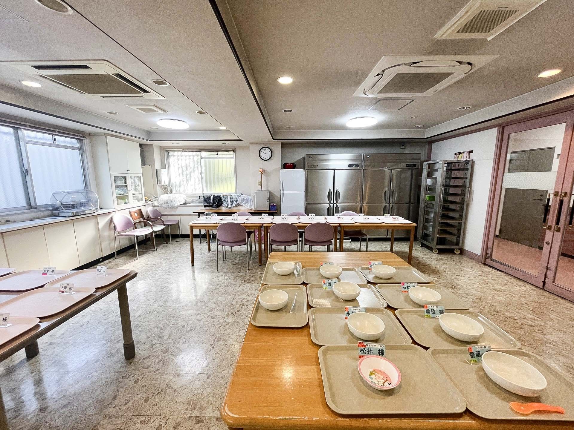 食事準備が整った部屋