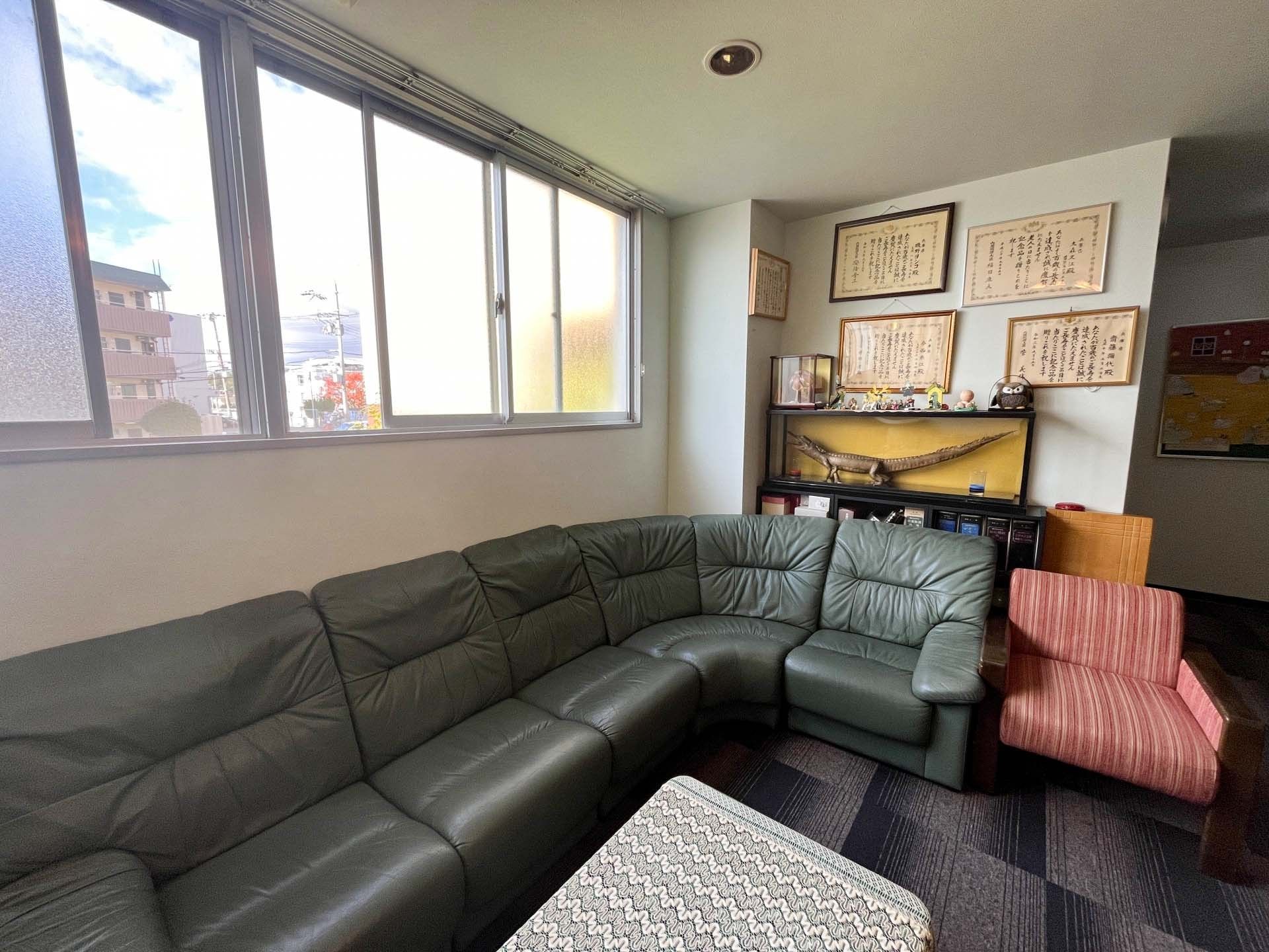 落ち着いた雰囲気の部屋