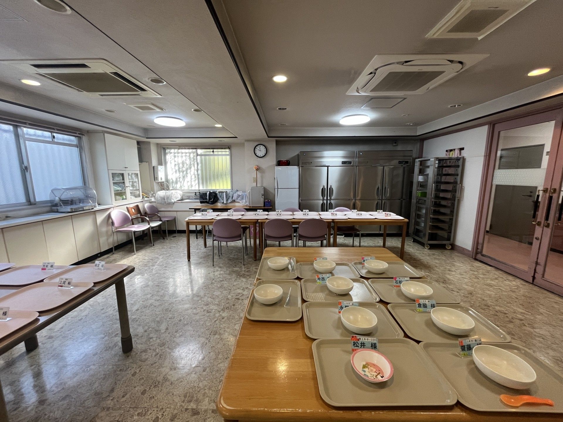 食事準備が整った部屋