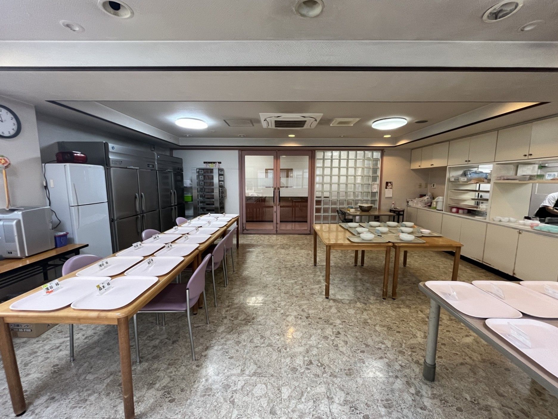 準備された食事スペース