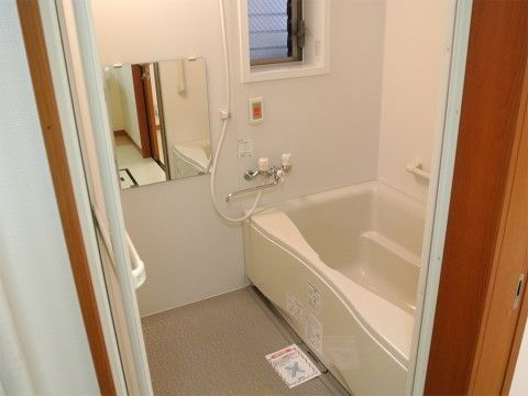 「みのりⅠ」の居室5 浴室には手すりも付いています。