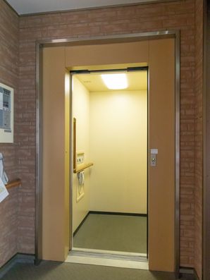 エレベータ―