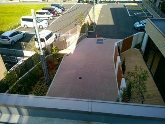 室内からの外の風景